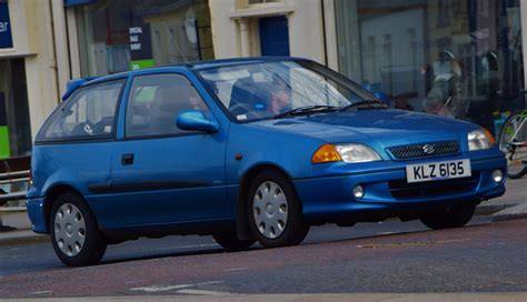 2002 Suzuki Swift photo