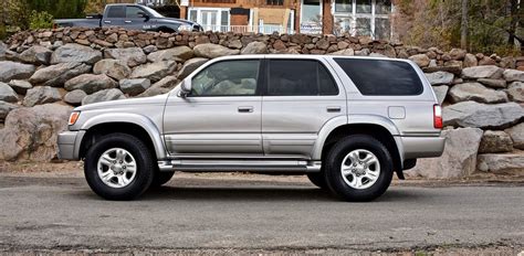 2002 Toyota 4 runner photo