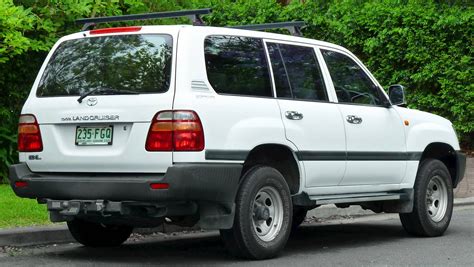 2002 Toyota Land cruiser photo