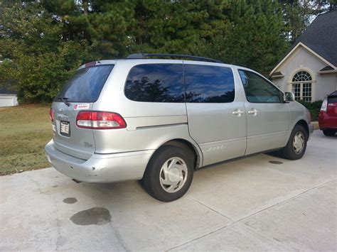 2002 Toyota Sienna photo