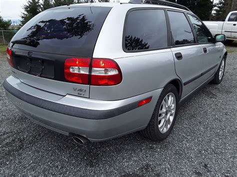 2002 Volvo V40 photo