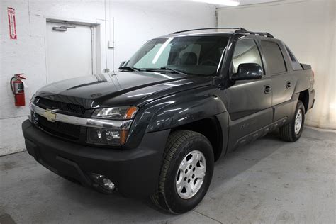 2003 Chevrolet Avalanche photo