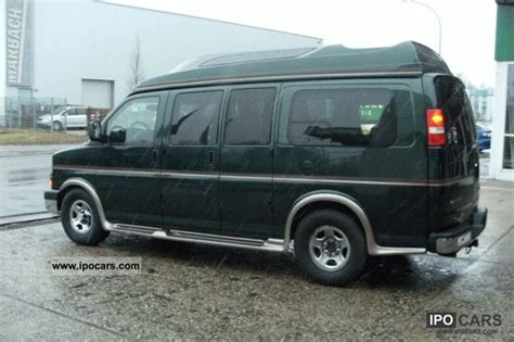 2003 Chevrolet Chevy van photo