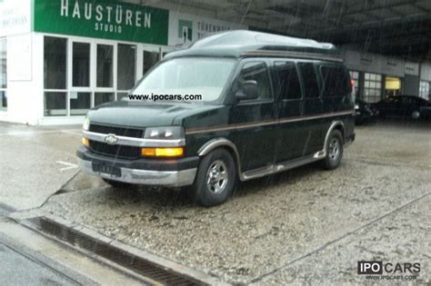 2003 Chevrolet Chevy van photo