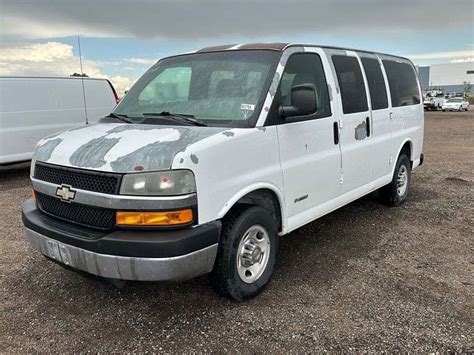 2003 Chevrolet Express 2500 photo