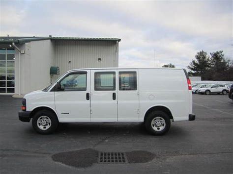 2003 Chevrolet Express photo