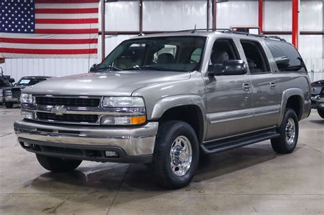 2003 Chevrolet Suburban photo