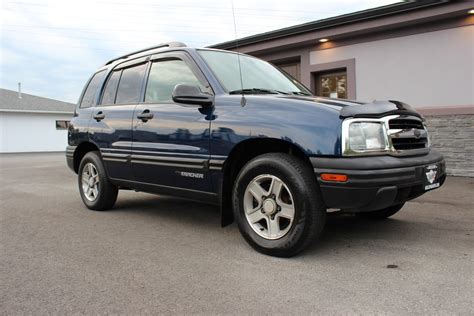 2003 Chevrolet Tracker photo