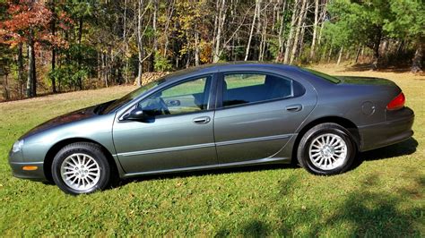 2003 Chrysler Concorde photo