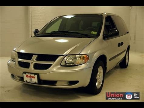 2003 Dodge Caravan photo