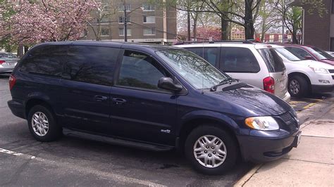 2003 Dodge Grand caravan photo