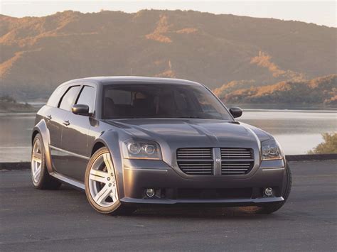 2003 Dodge Magnum photo