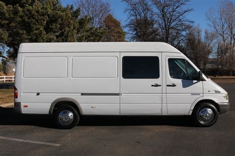 2003 Dodge Sprinter 2500 photo