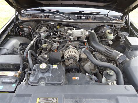 2003 Ford Crown victoria engine