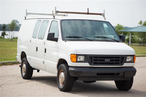 2003 Ford E-350