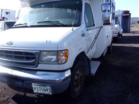 2003 Ford E-450 photo