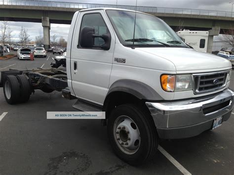 2003 Ford E550 photo