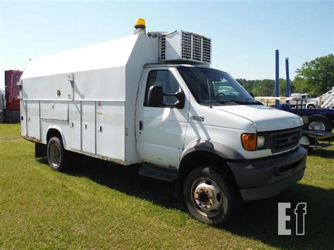 2003 Ford E550 photo