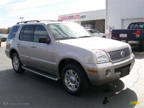 2003 Ford Mountaineer photo