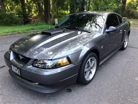 2003 Ford Mustang