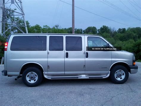 2003 Gmc Savana 3500 photo