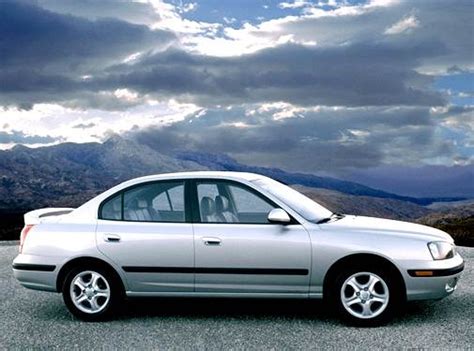 2003 Hyundai Elantra photo