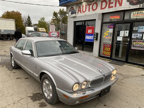 2003 Jaguar Vanden plas photo