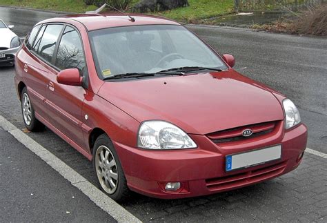 2003 Kia Rio cinco photo