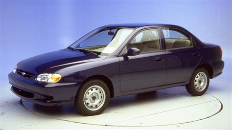 2003 Kia Sephia photo