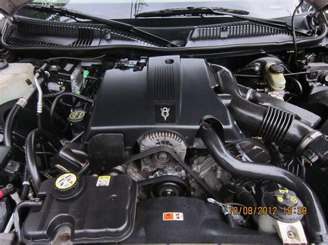 2003 Lincoln Town car engine