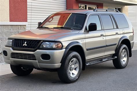 2003 Mitsubishi Montero sport photo