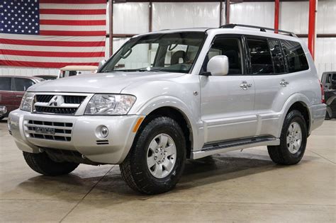 2003 Mitsubishi Montero photo