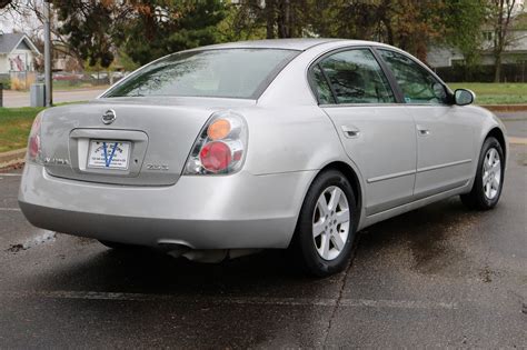 2003 Nissan Altima photo