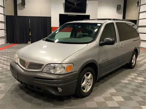 2003 Pontiac Montana photo