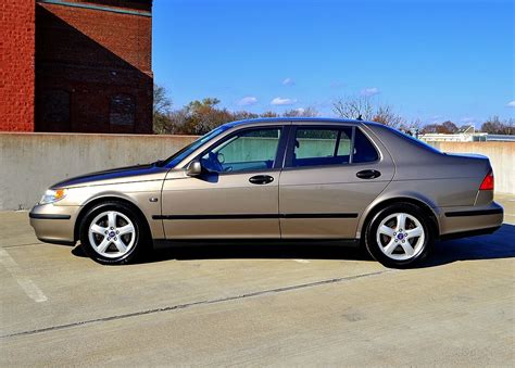 2003 Saab 9-5 photo