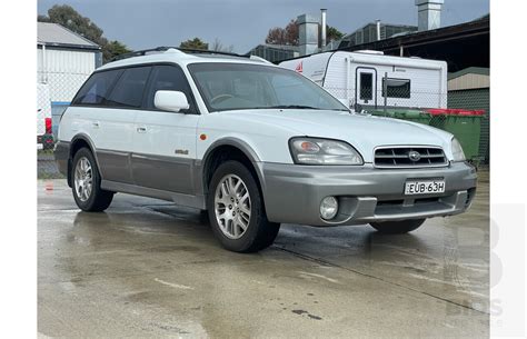 2003 Subaru Outback photo