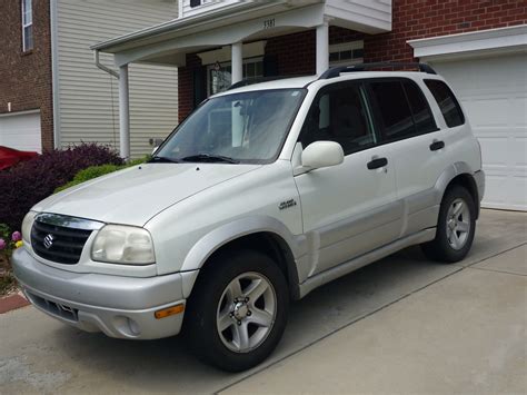 2003 Suzuki Vitara photo