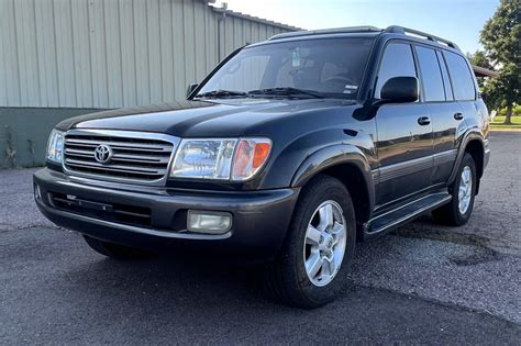 2003 Toyota Land cruiser photo