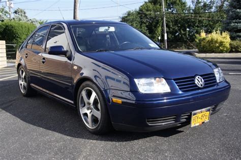 2003 Volkswagen Jetta photo