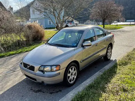 2003 Volvo S60 photo