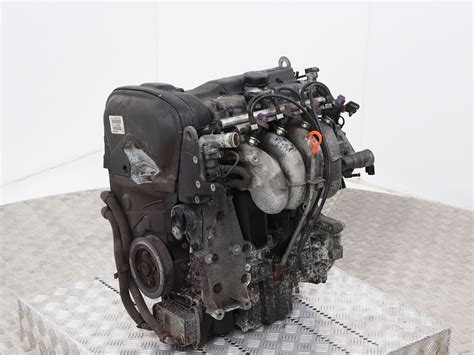 2003 Volvo V40 engine