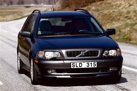 2003 Volvo V40 photo