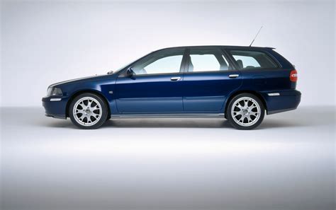 2003 Volvo V40 photo