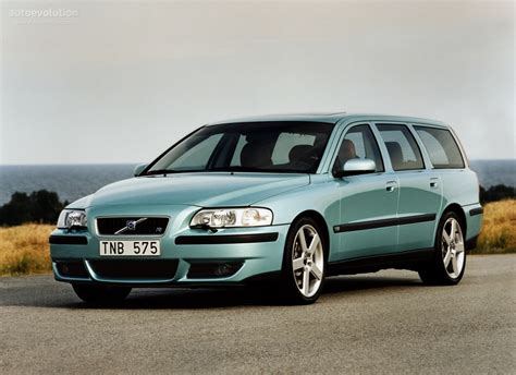 2003 Volvo V70 photo