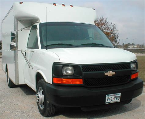 2004 Chevrolet G3500 photo