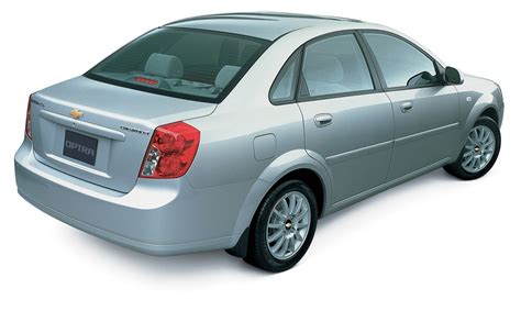 2004 Chevrolet Optra photo