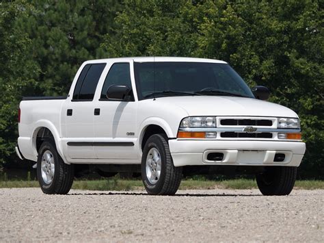 2004 Chevrolet S10 photo