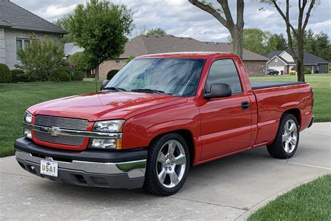 2004 Chevrolet Silverado photo