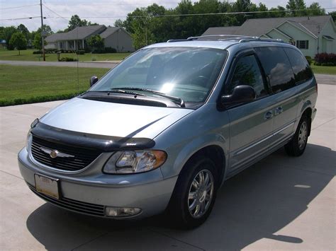 2004 Chrysler Town and country