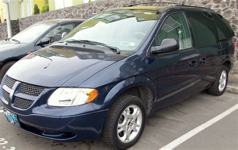 2004 Dodge Caravan photo